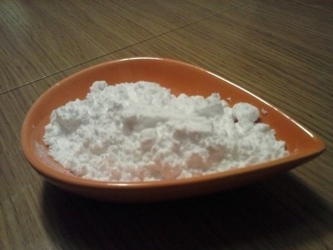 Baking soda for cleaning and removing odors